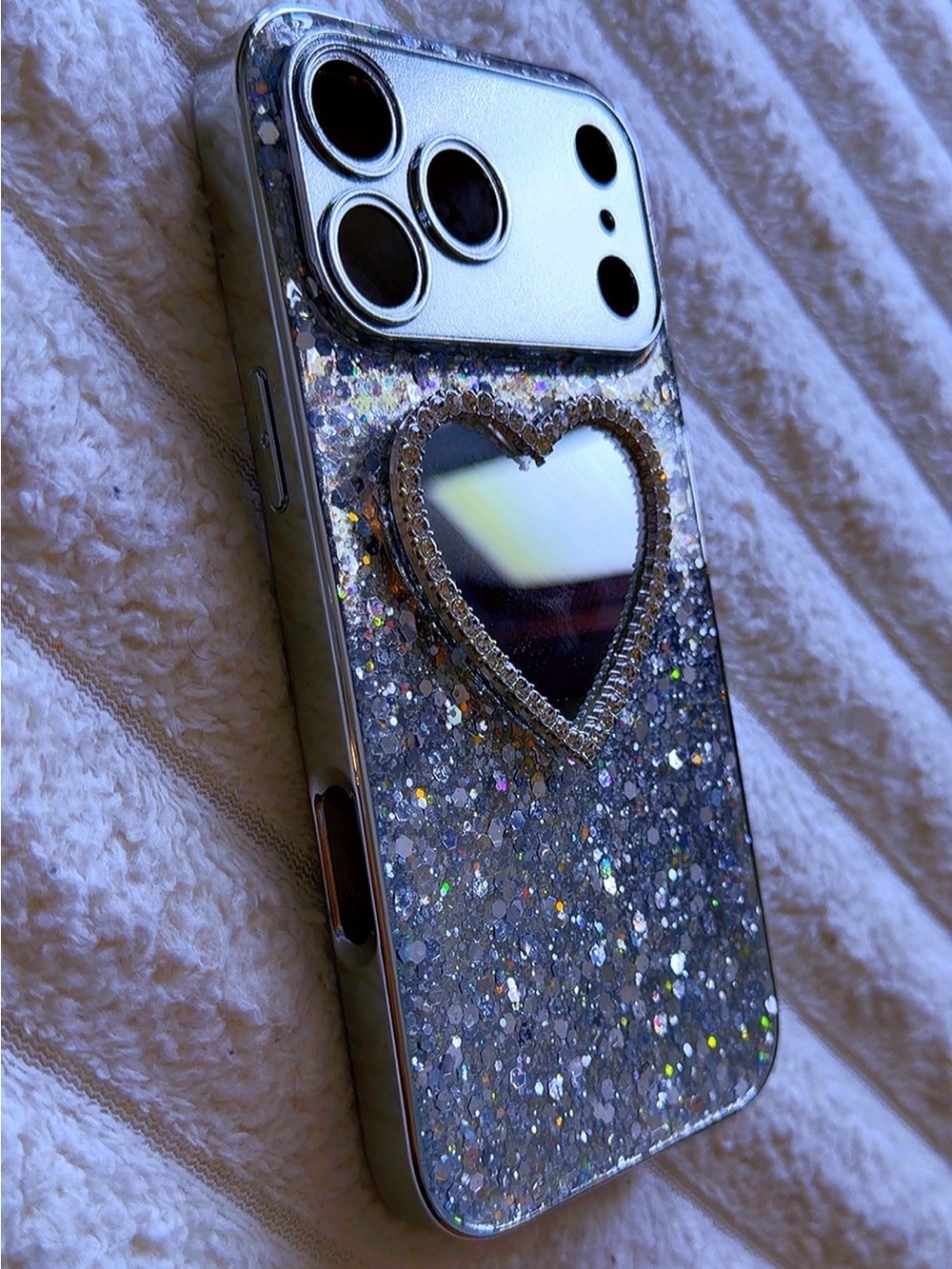 Glitter Heart Mirror Phone Case 17 promax- Silver